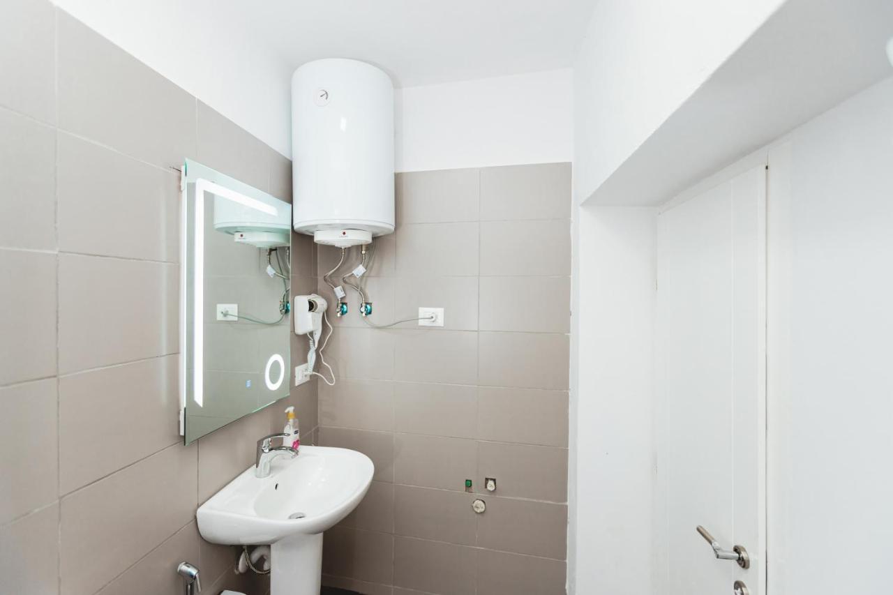 New Apartment At New Bazaar - Tirana City Center المظهر الخارجي الصورة